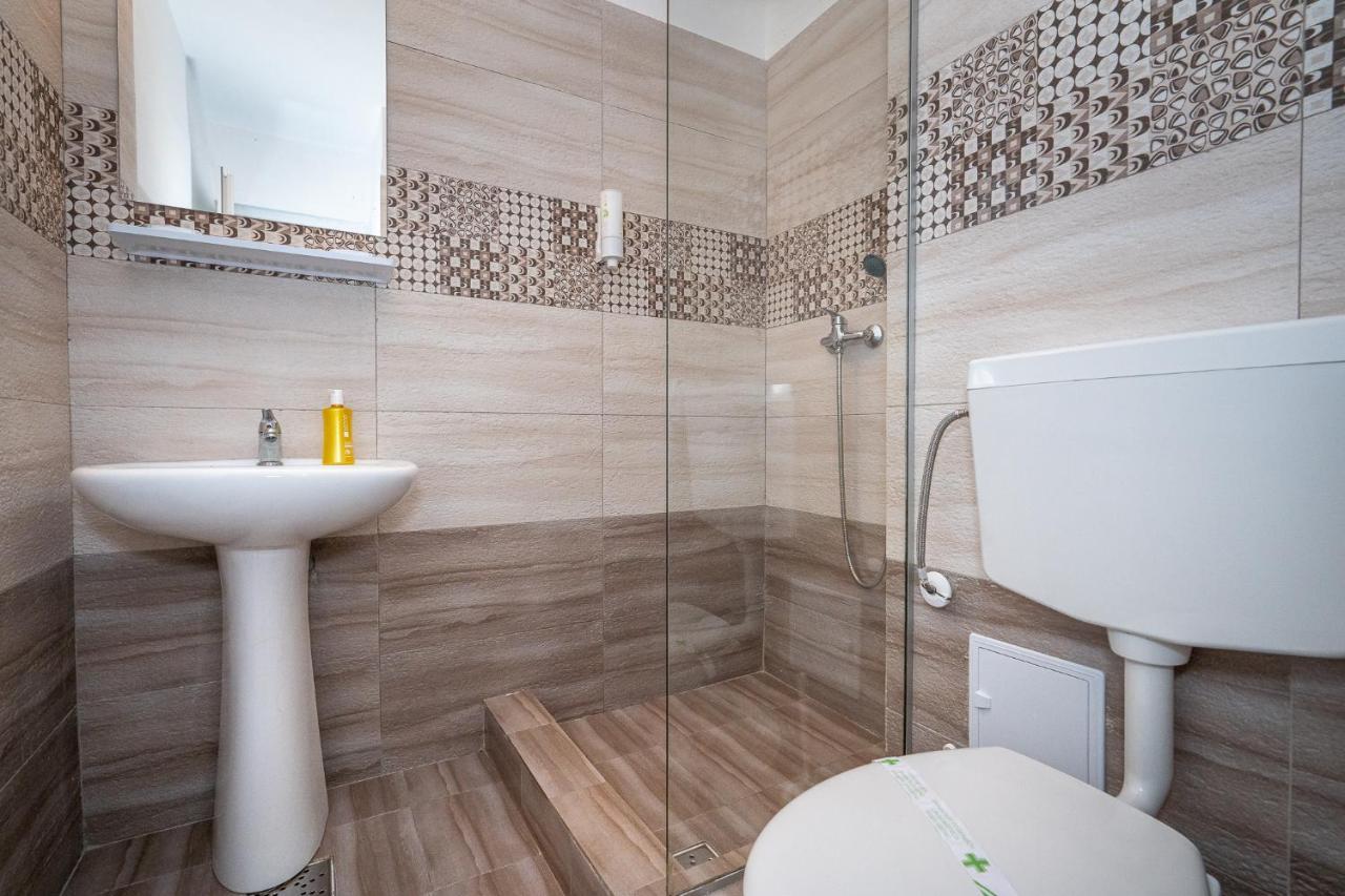 ונוס Hotel Irina מראה חיצוני תמונה